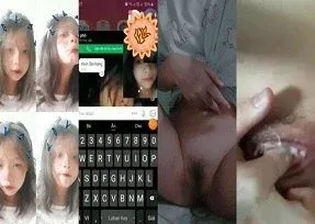 Em gái 2k8 móc lồn tự sướng khoe mạng